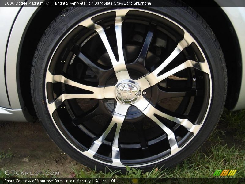 Bright Silver Metallic / Dark Slate Gray/Light Graystone 2006 Dodge Magnum R/T