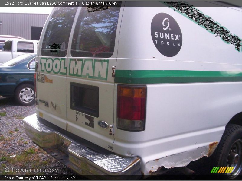 Glacier White / Grey 1992 Ford E Series Van E250 Commercial