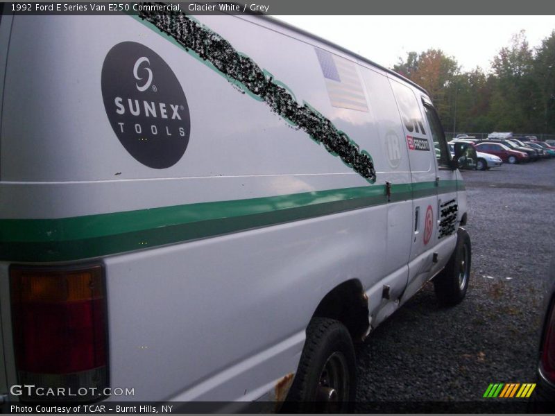 Glacier White / Grey 1992 Ford E Series Van E250 Commercial