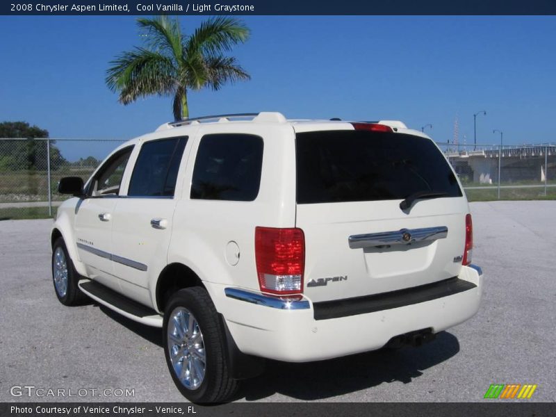 Cool Vanilla / Light Graystone 2008 Chrysler Aspen Limited