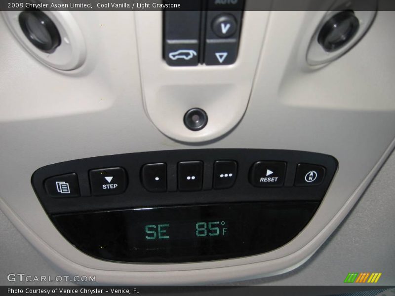 Cool Vanilla / Light Graystone 2008 Chrysler Aspen Limited
