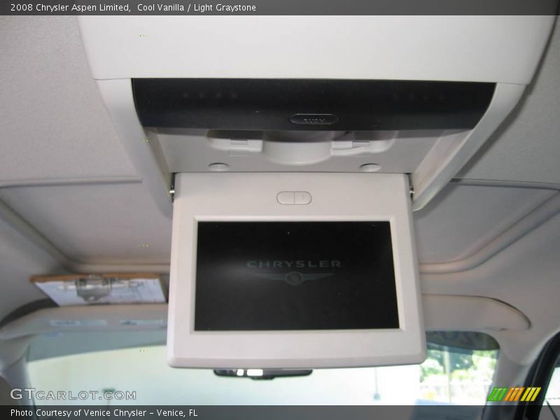 Cool Vanilla / Light Graystone 2008 Chrysler Aspen Limited