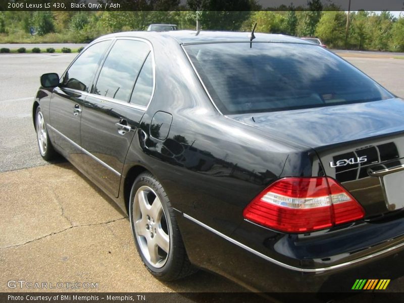 Black Onyx / Ash 2006 Lexus LS 430