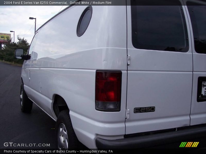 Oxford White / Medium Flint 2004 Ford E Series Van E250 Commercial