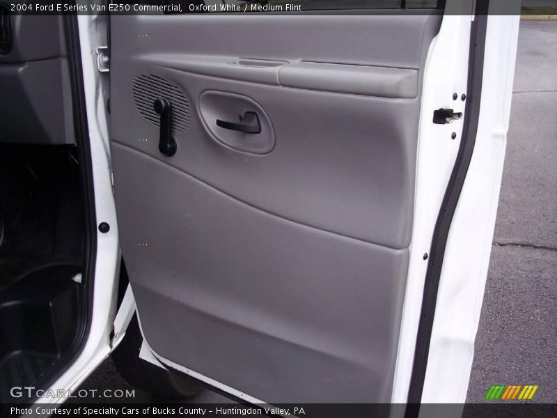 Oxford White / Medium Flint 2004 Ford E Series Van E250 Commercial