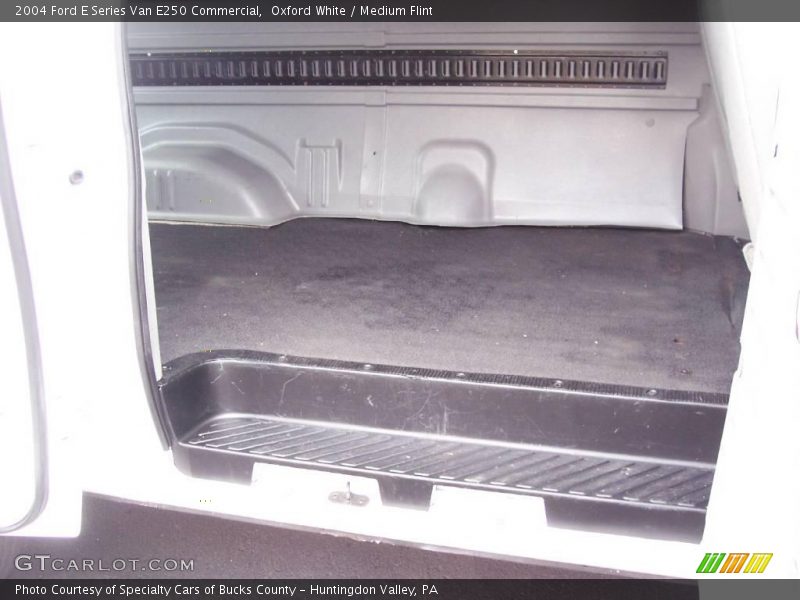 Oxford White / Medium Flint 2004 Ford E Series Van E250 Commercial