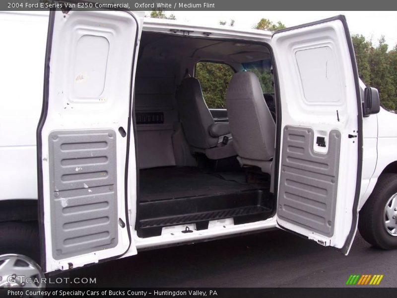 Oxford White / Medium Flint 2004 Ford E Series Van E250 Commercial