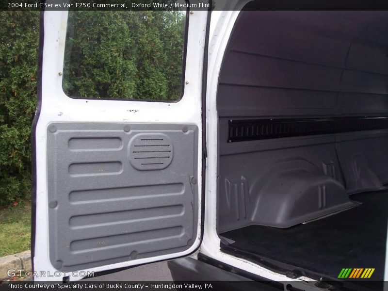 Oxford White / Medium Flint 2004 Ford E Series Van E250 Commercial
