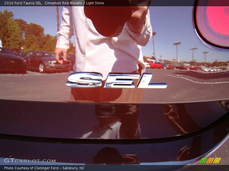 Cinnamon Red Metallic / Light Stone 2010 Ford Taurus SEL