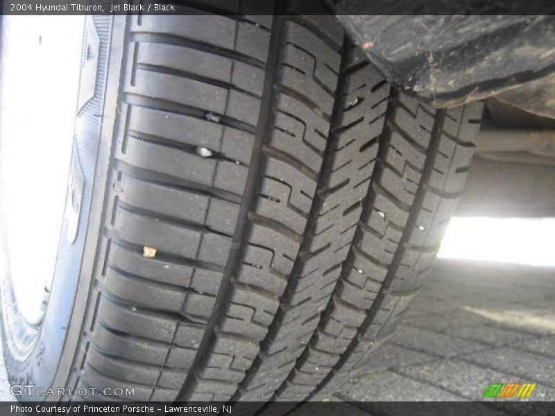 Jet Black / Black 2004 Hyundai Tiburon