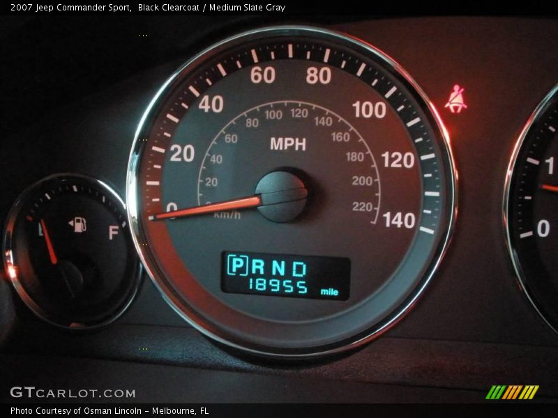 Black Clearcoat / Medium Slate Gray 2007 Jeep Commander Sport
