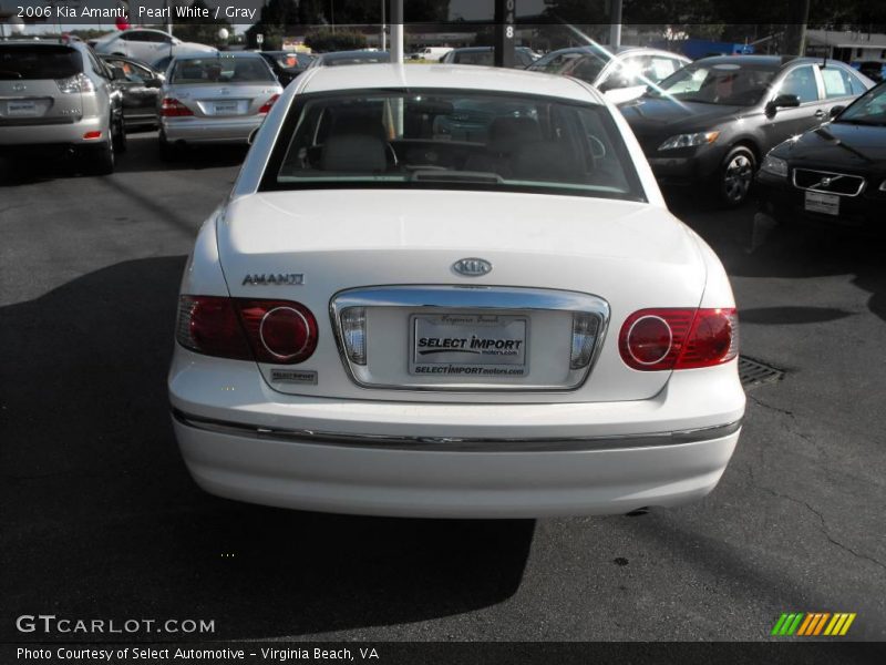 Pearl White / Gray 2006 Kia Amanti