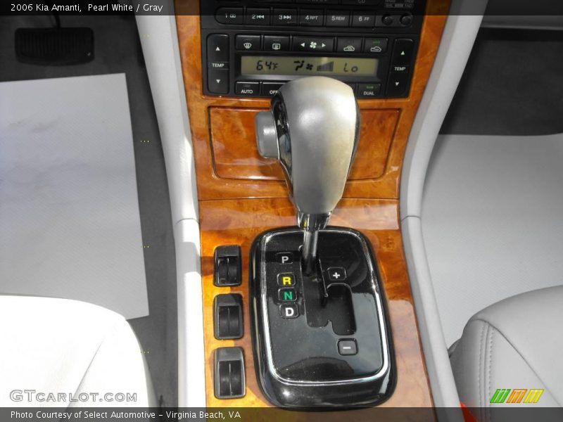 Pearl White / Gray 2006 Kia Amanti