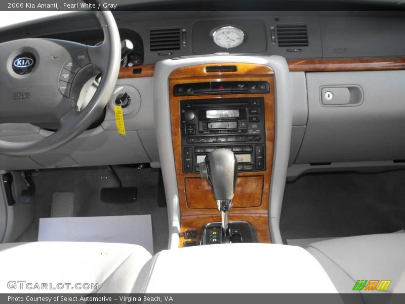 Pearl White / Gray 2006 Kia Amanti
