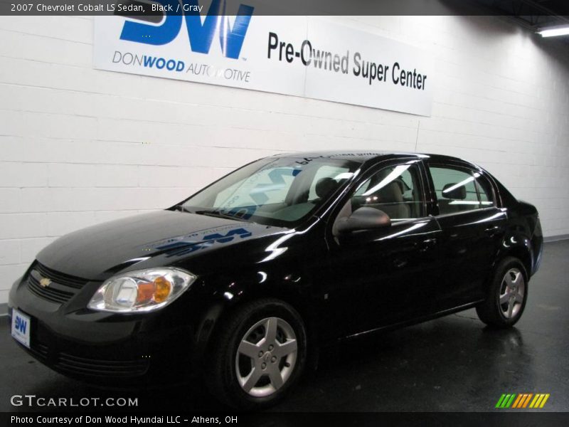 Black / Gray 2007 Chevrolet Cobalt LS Sedan