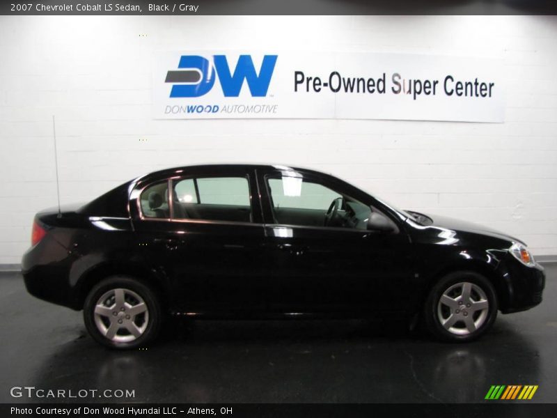 Black / Gray 2007 Chevrolet Cobalt LS Sedan