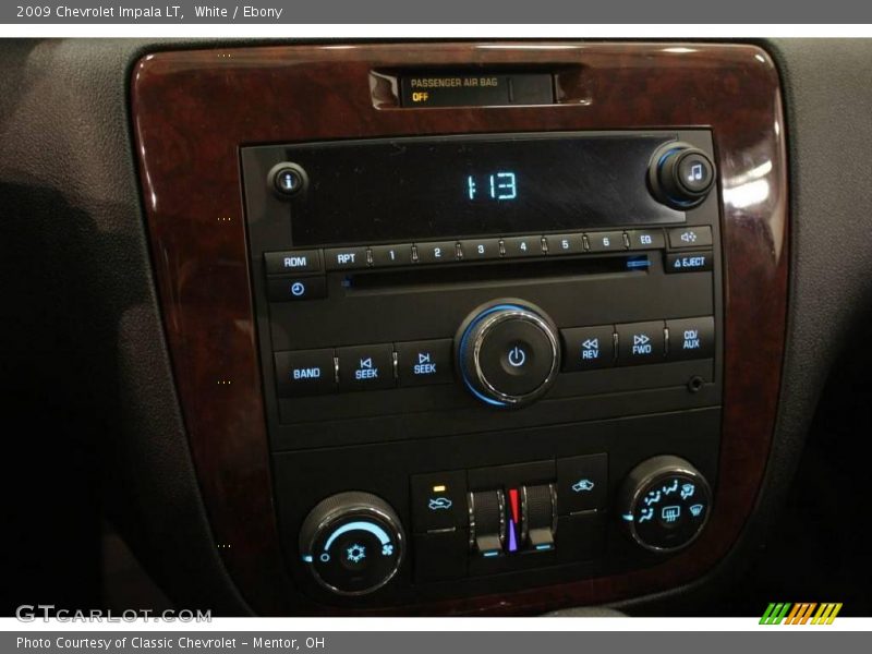 White / Ebony 2009 Chevrolet Impala LT