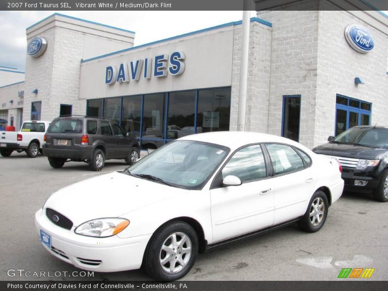 Vibrant White / Medium/Dark Flint 2007 Ford Taurus SEL