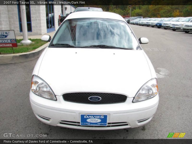 Vibrant White / Medium/Dark Flint 2007 Ford Taurus SEL