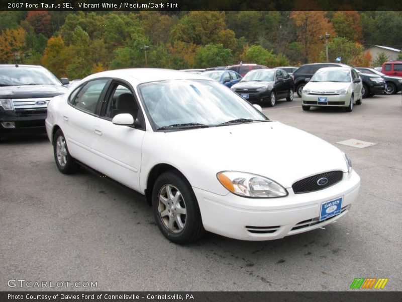 Vibrant White / Medium/Dark Flint 2007 Ford Taurus SEL