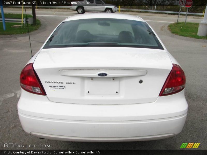 Vibrant White / Medium/Dark Flint 2007 Ford Taurus SEL