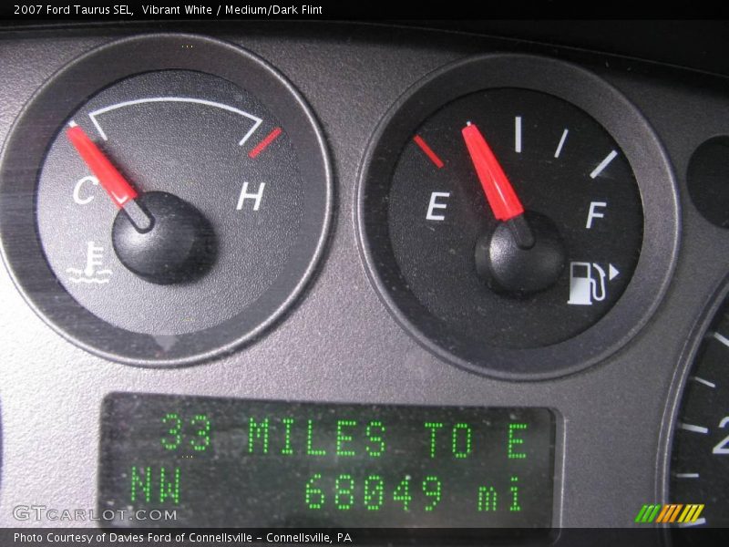 Vibrant White / Medium/Dark Flint 2007 Ford Taurus SEL