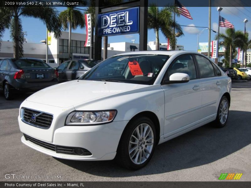 Ice White / Quartz 2009 Volvo S40 2.4i