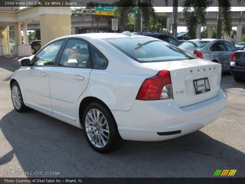 Ice White / Quartz 2009 Volvo S40 2.4i