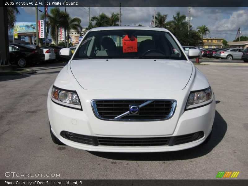 Ice White / Quartz 2009 Volvo S40 2.4i