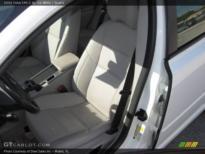 Ice White / Quartz 2009 Volvo S40 2.4i