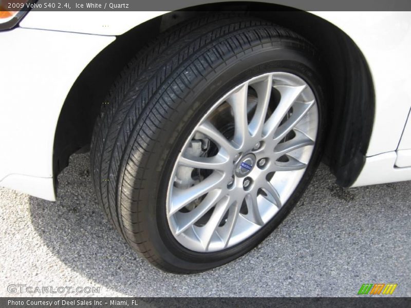 Ice White / Quartz 2009 Volvo S40 2.4i