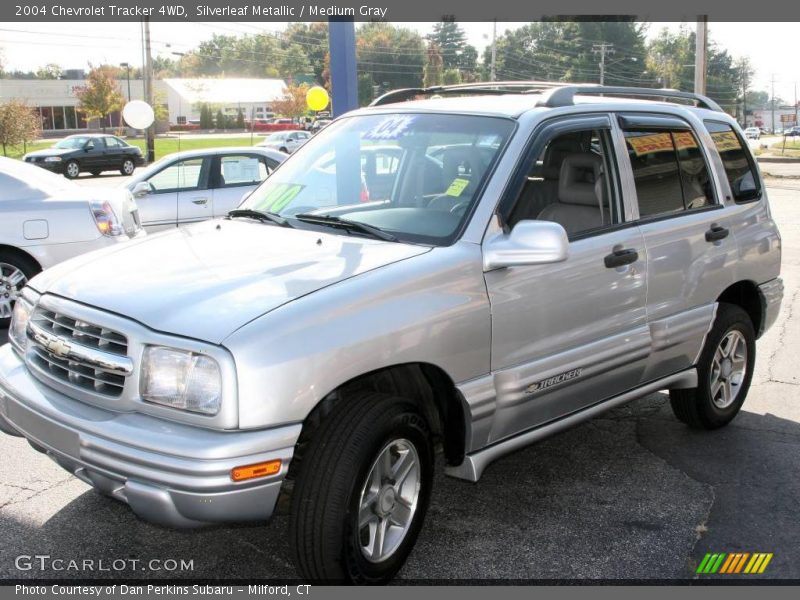 Silverleaf Metallic / Medium Gray 2004 Chevrolet Tracker 4WD