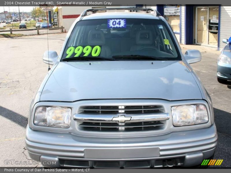 Silverleaf Metallic / Medium Gray 2004 Chevrolet Tracker 4WD