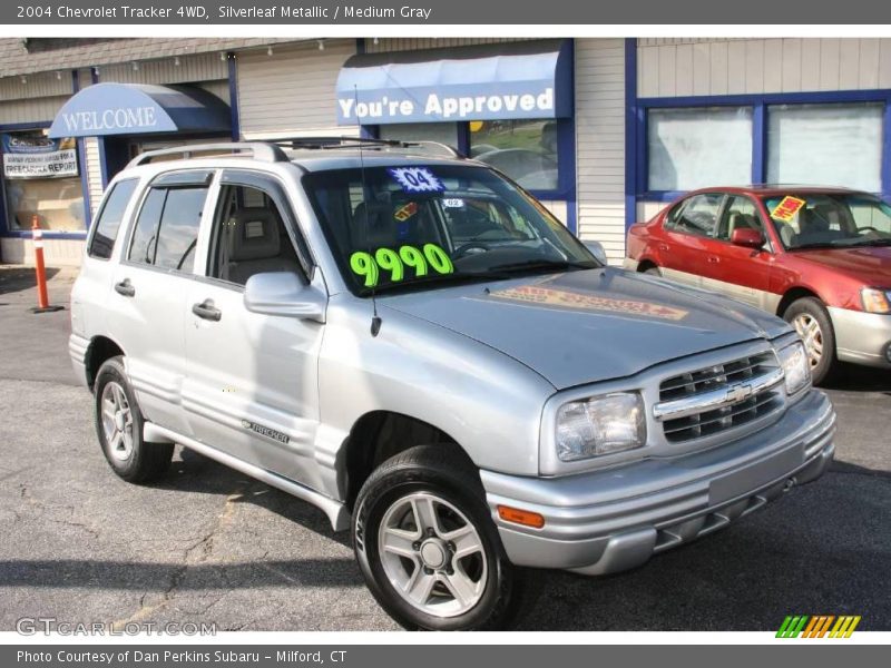 Silverleaf Metallic / Medium Gray 2004 Chevrolet Tracker 4WD