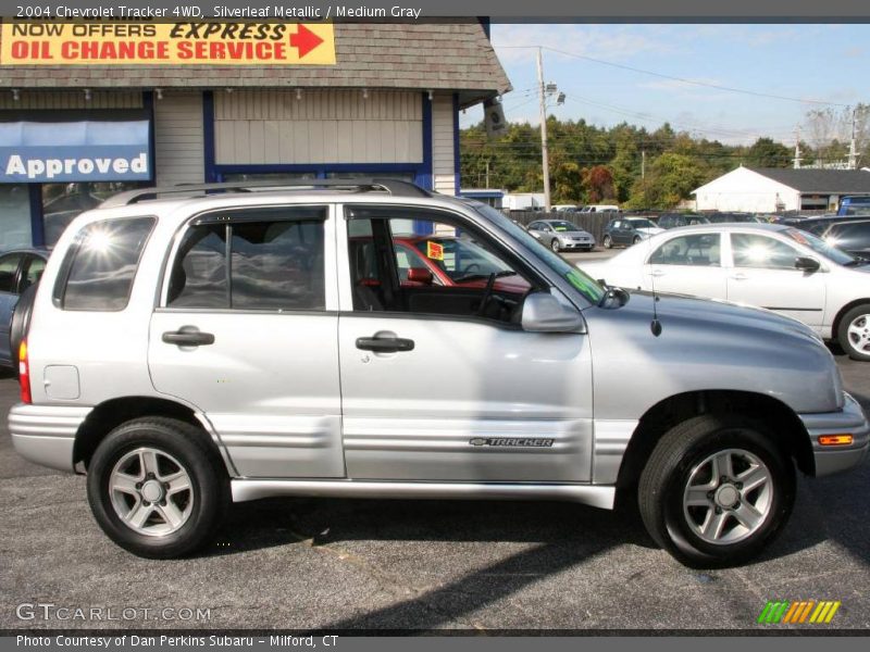 Silverleaf Metallic / Medium Gray 2004 Chevrolet Tracker 4WD