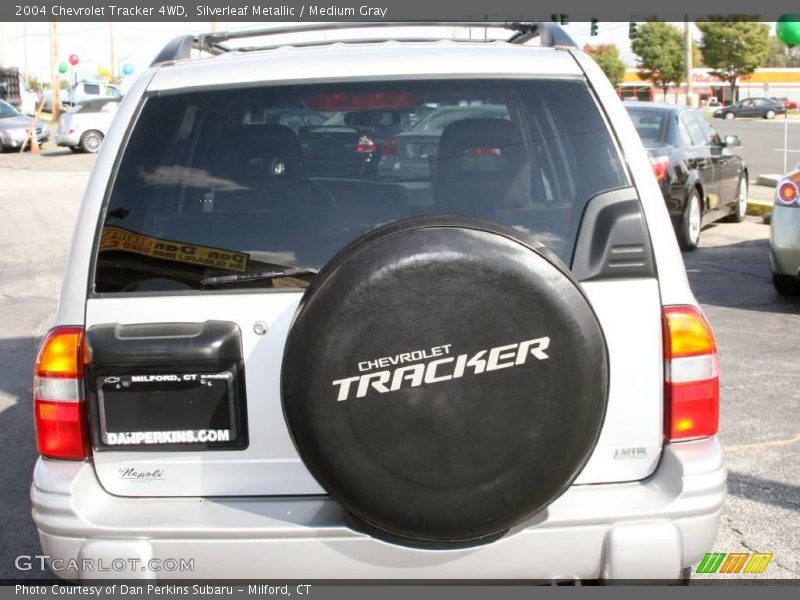 Silverleaf Metallic / Medium Gray 2004 Chevrolet Tracker 4WD