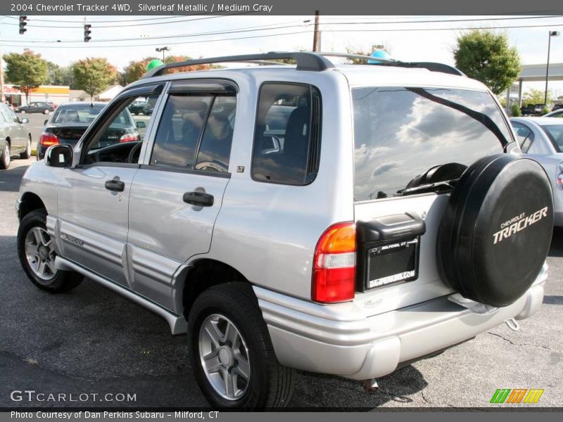 Silverleaf Metallic / Medium Gray 2004 Chevrolet Tracker 4WD