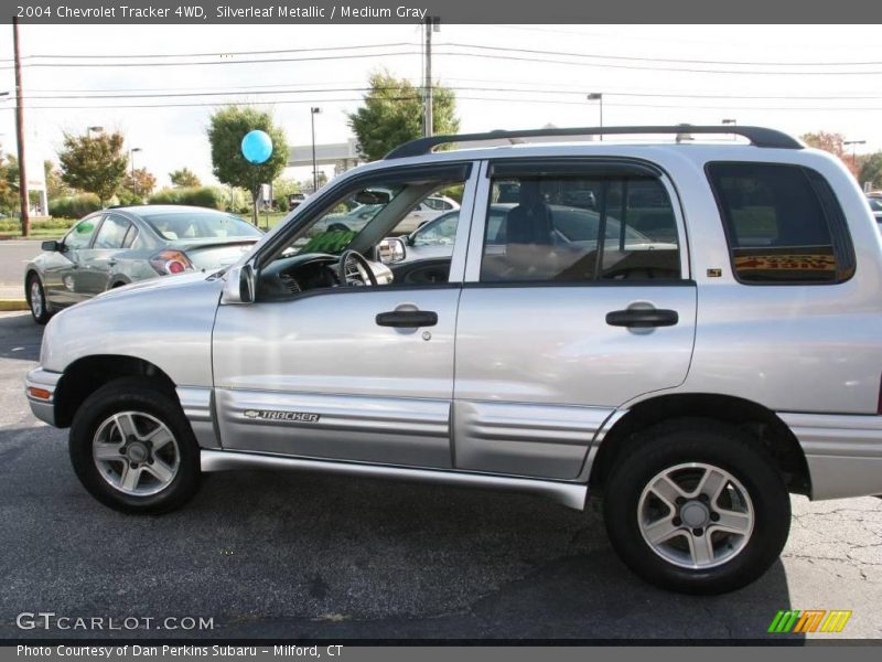 Silverleaf Metallic / Medium Gray 2004 Chevrolet Tracker 4WD