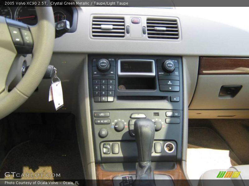 Crystal Green Metallic / Taupe/Light Taupe 2005 Volvo XC90 2.5T