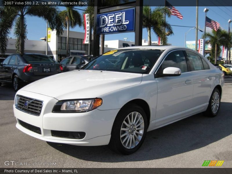 Ice White / Anthracite Black 2007 Volvo S80 3.2