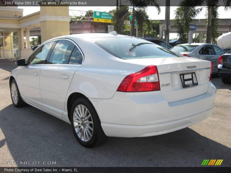 Ice White / Anthracite Black 2007 Volvo S80 3.2