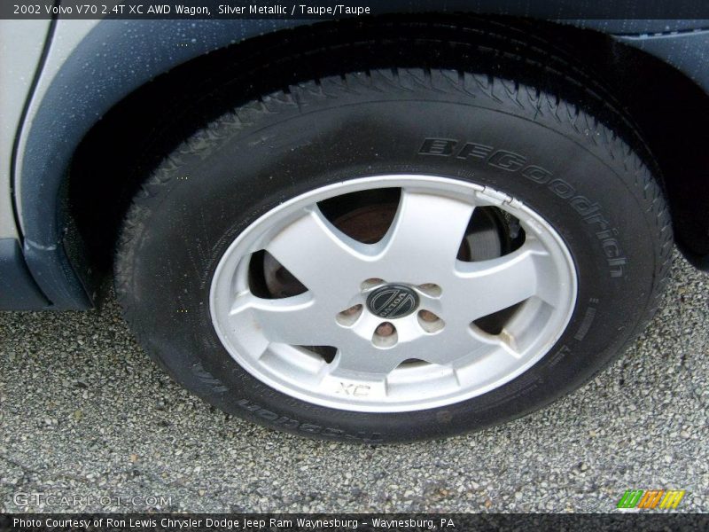 Silver Metallic / Taupe/Taupe 2002 Volvo V70 2.4T XC AWD Wagon