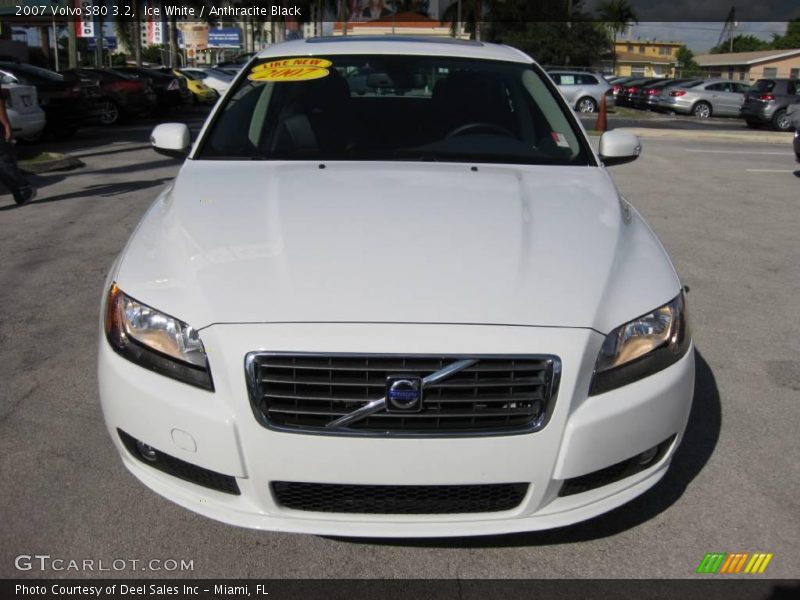 Ice White / Anthracite Black 2007 Volvo S80 3.2
