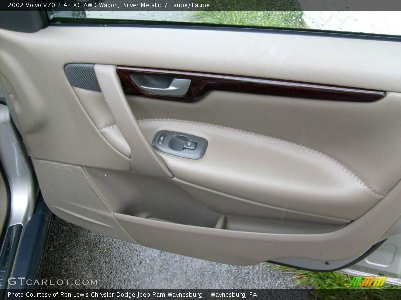 Silver Metallic / Taupe/Taupe 2002 Volvo V70 2.4T XC AWD Wagon