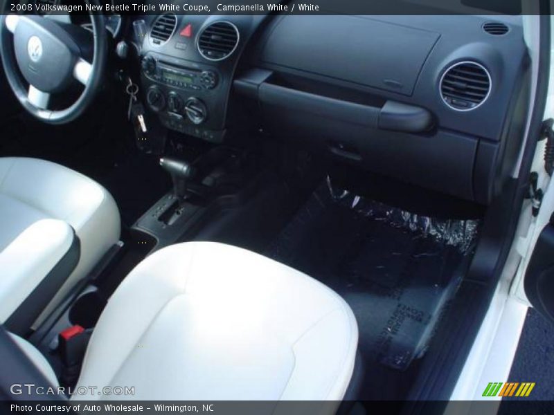 Campanella White / White 2008 Volkswagen New Beetle Triple White Coupe