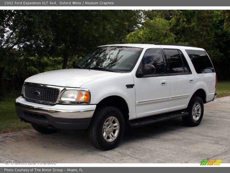 Oxford White / Medium Graphite 2002 Ford Expedition XLT 4x4