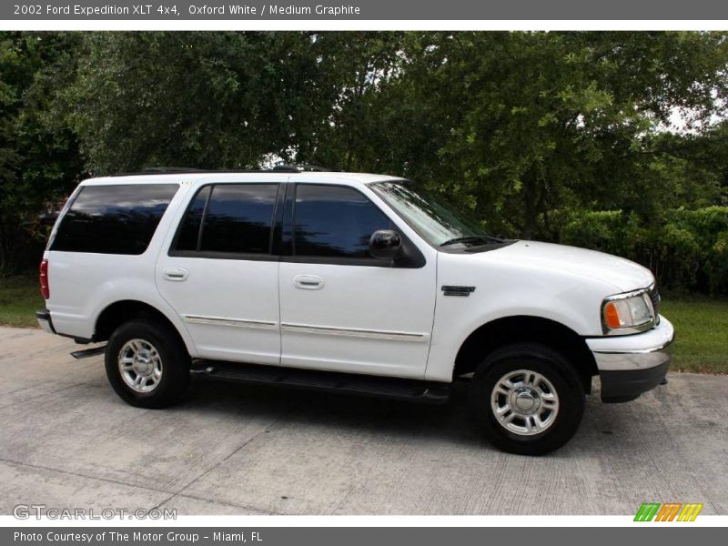 Oxford White / Medium Graphite 2002 Ford Expedition XLT 4x4