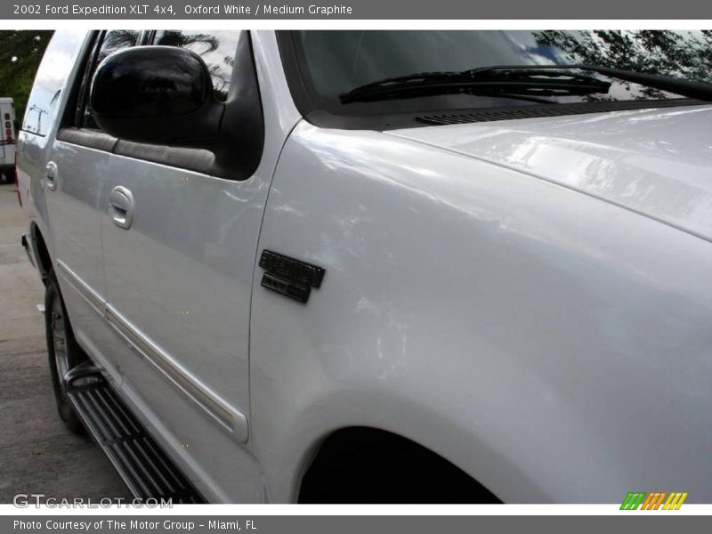 Oxford White / Medium Graphite 2002 Ford Expedition XLT 4x4