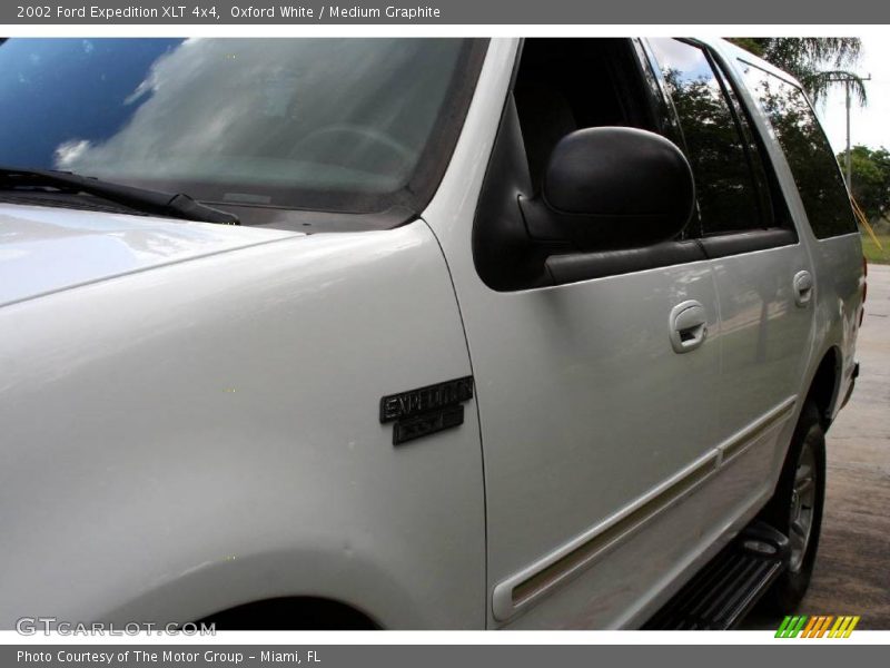 Oxford White / Medium Graphite 2002 Ford Expedition XLT 4x4