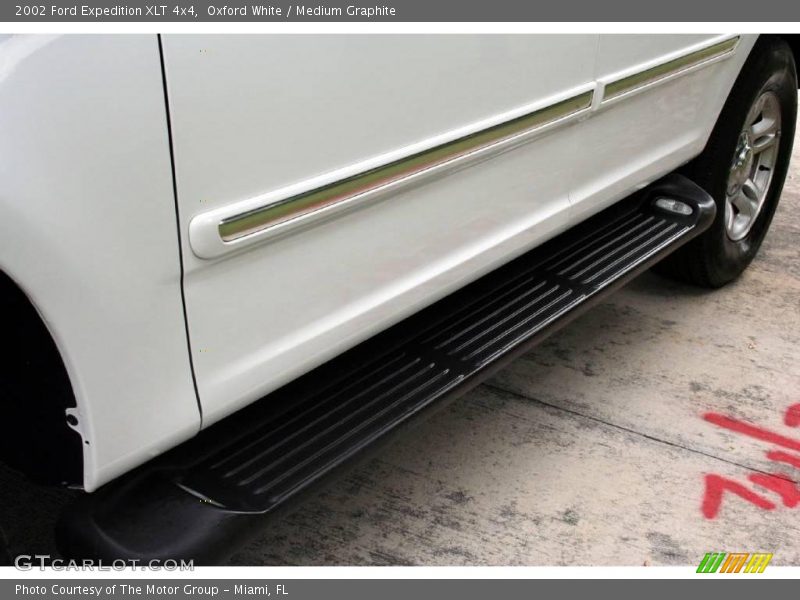 Oxford White / Medium Graphite 2002 Ford Expedition XLT 4x4
